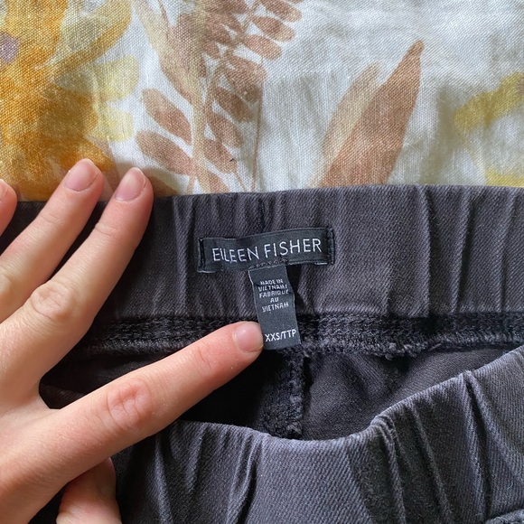 Eileen Fisher Pull on Jean Cropped - Picture 5 of 5